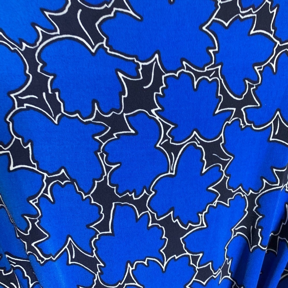 Vicky Tiel Blue and Black Flutter Sleeve Wrap Dress - Picture 8 of 10